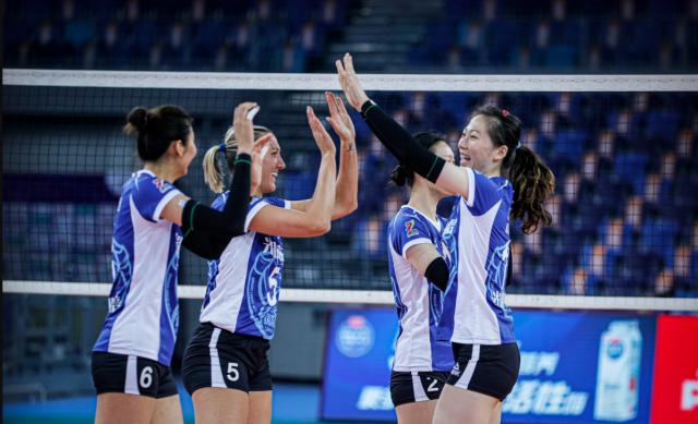 welcome海洋之神-阵容调整结果截然相反 上海女排3比0完胜北京女排