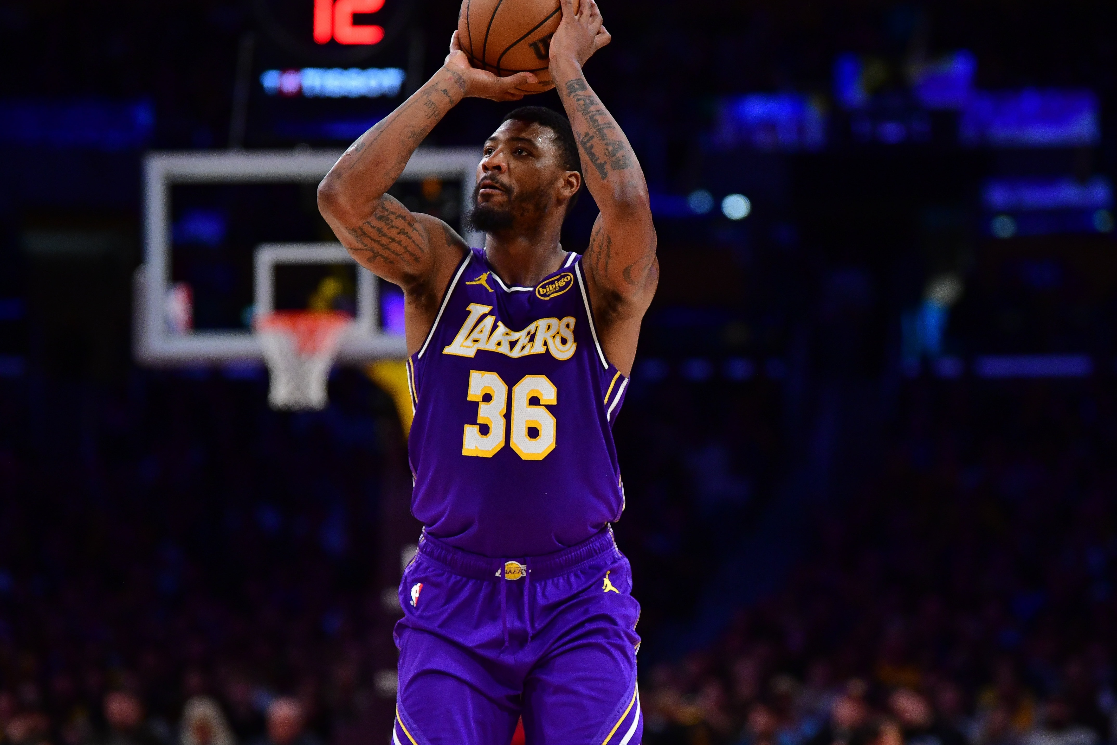 welcome海洋之神-防守+空间都被针对！点名东詹&amp;放空斯玛特 湖人高端局一碰就碎？