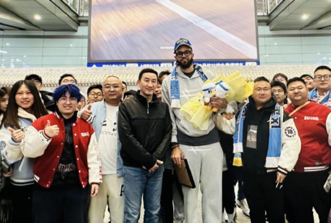 北京首钢：会全力推进麦基的注册流程，期待与他并肩作战